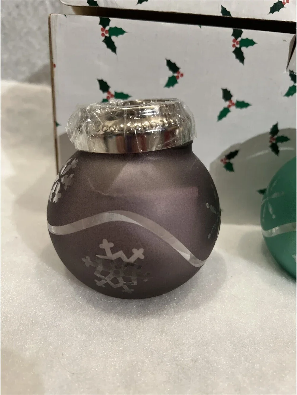 3 Holiday Glass Bulb Tea Light Candle Holders Snowflake Design NIB Box Has Wear